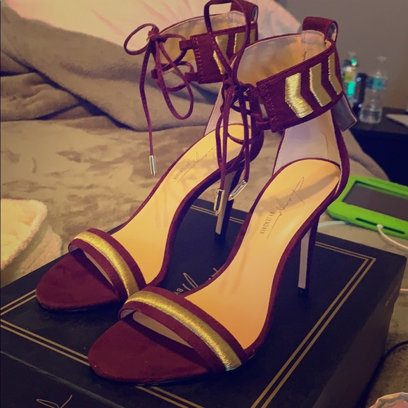 Women Heels - Picture 1 of 4